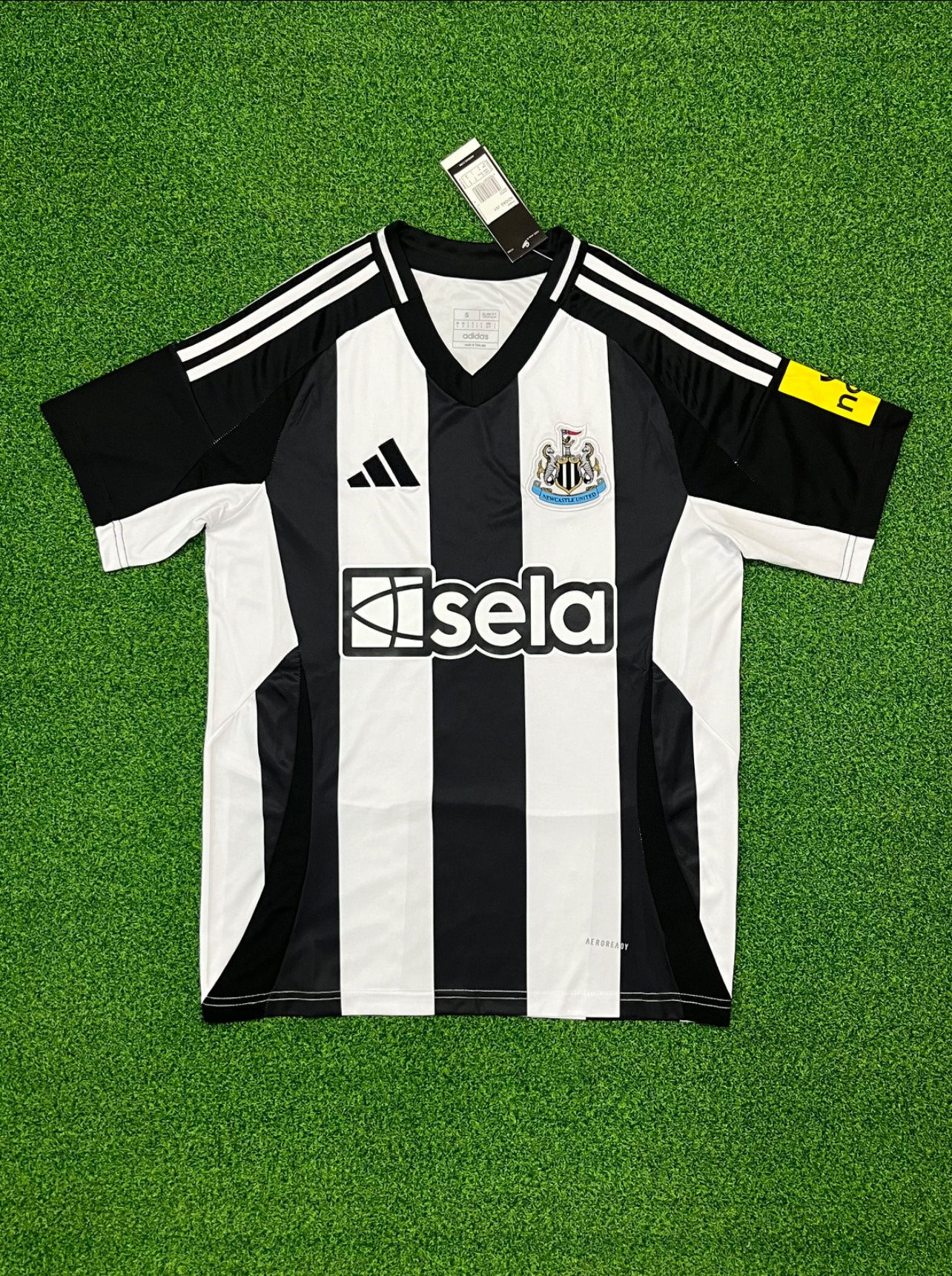 Newcastle United 24/25 Home Shirt